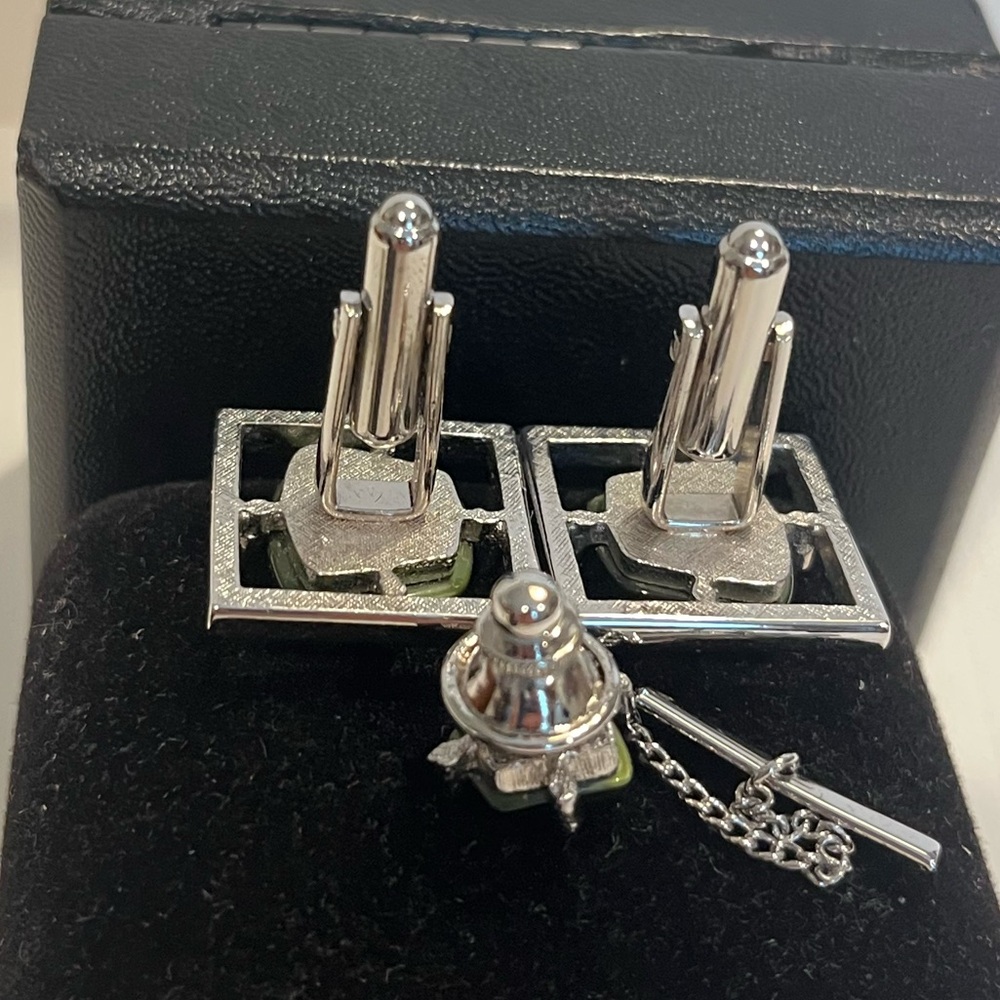 Vintage Mens Green Stone Silver Tone Cuff Links & Tie Clip Set - Picture 4 of 10